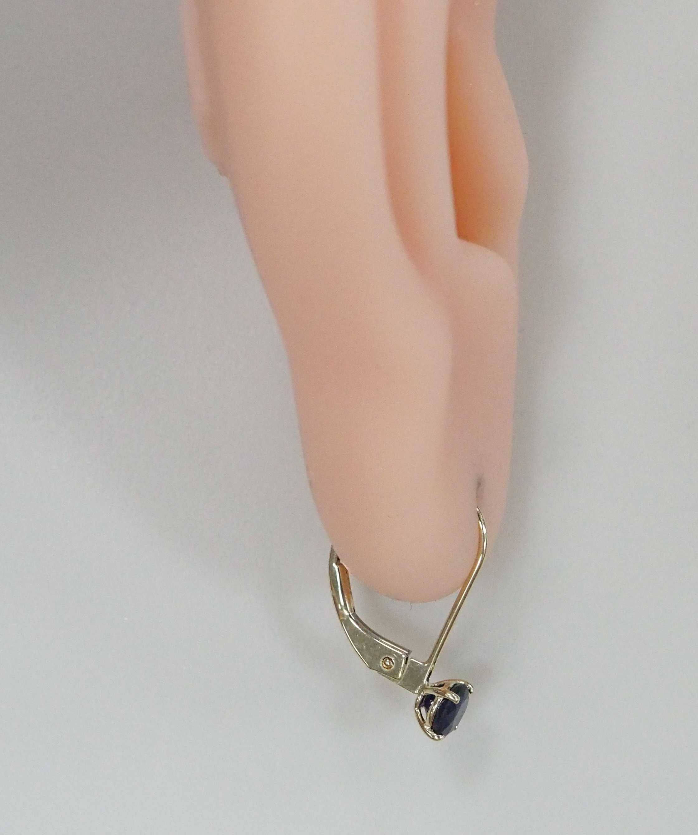 Серьги из желтого золота с сапфирами